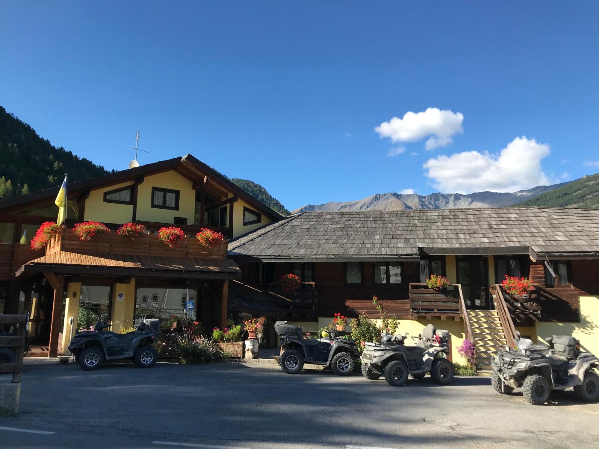 Hotel Cà Fiore Bardonecchia Exterior foto