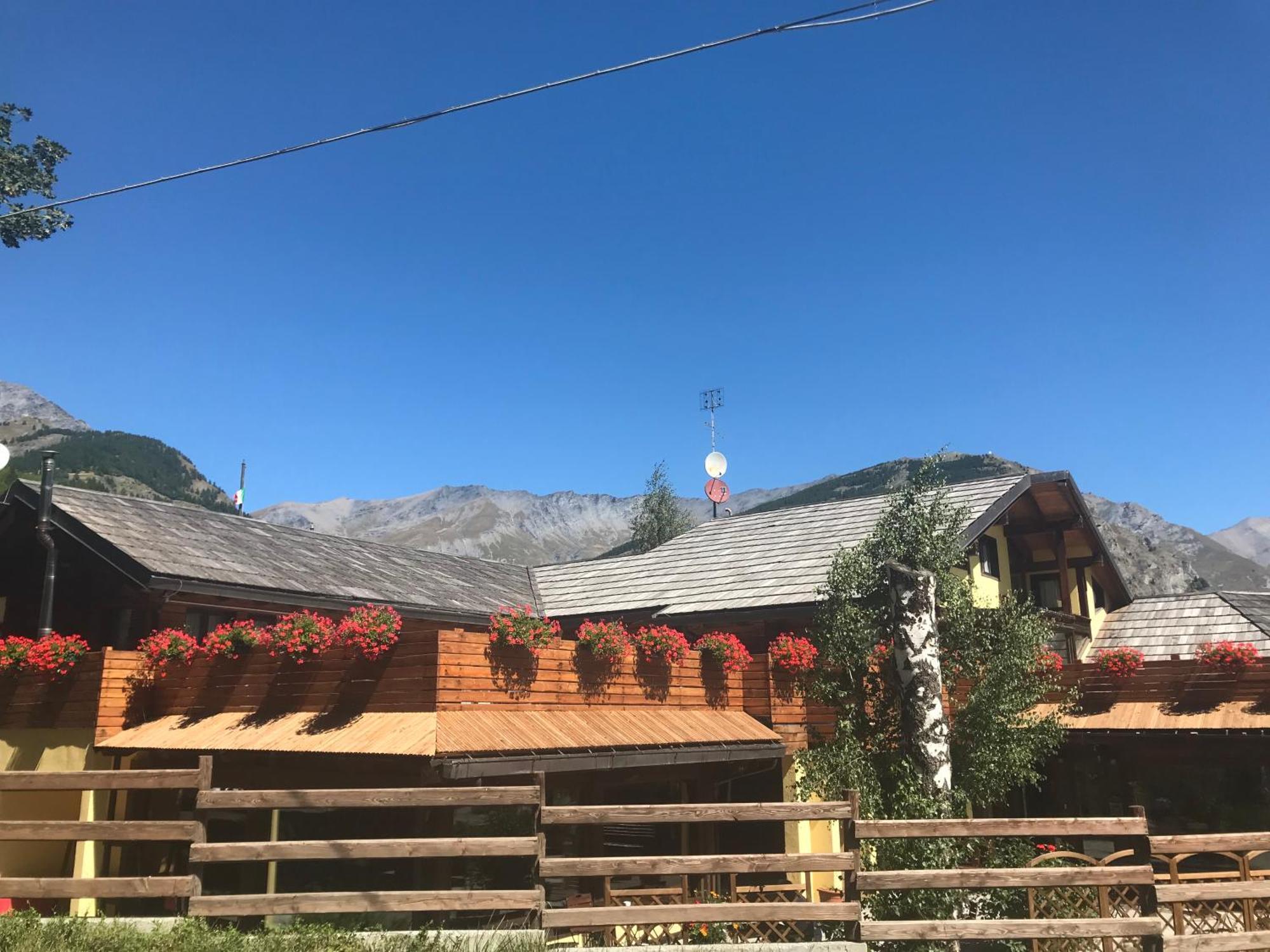 Hotel Cà Fiore Bardonecchia Exterior foto
