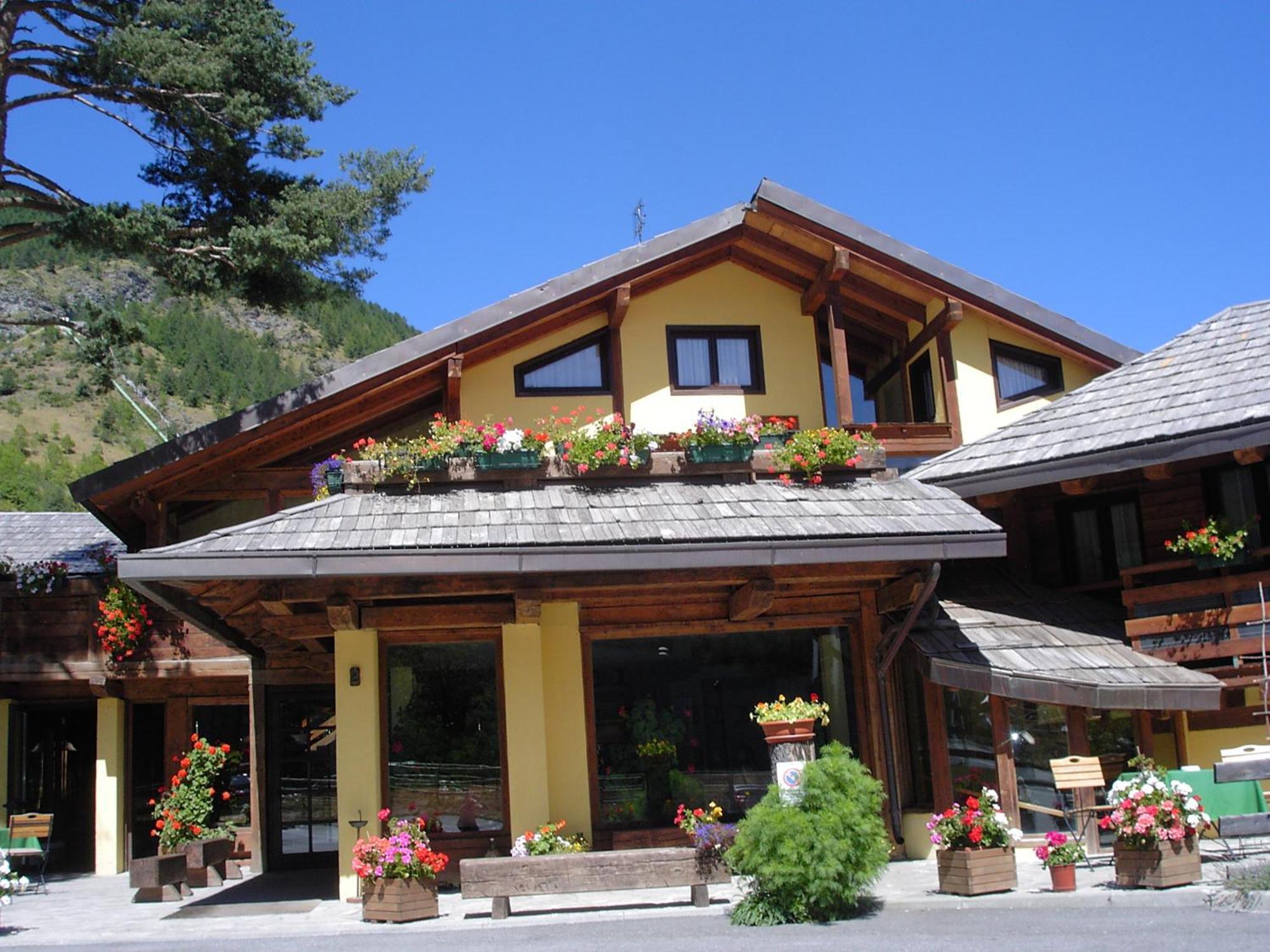 Hotel Cà Fiore Bardonecchia Exterior foto