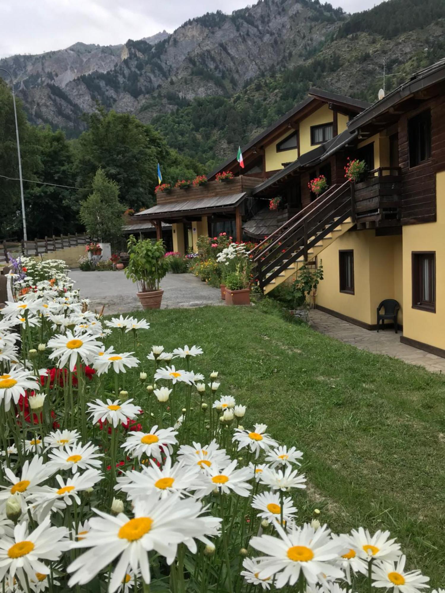 Hotel Cà Fiore Bardonecchia Exterior foto