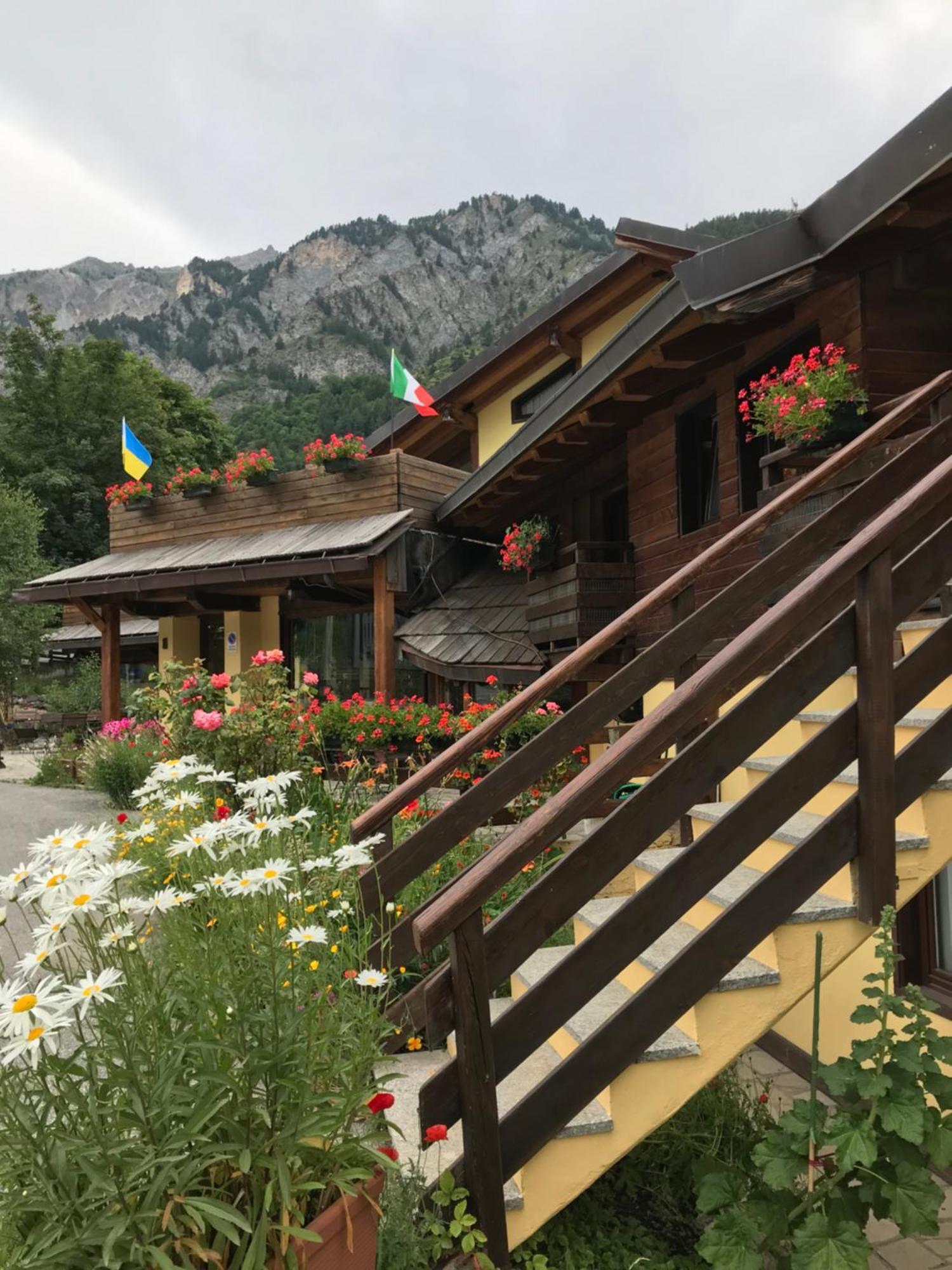 Hotel Cà Fiore Bardonecchia Exterior foto